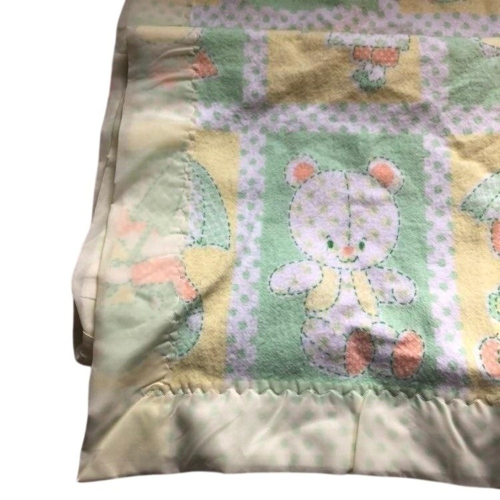 Vintage Pastel Teddy Bear Duck Cotton Crib Blanket Satin Trim 36x50 Yellow Green